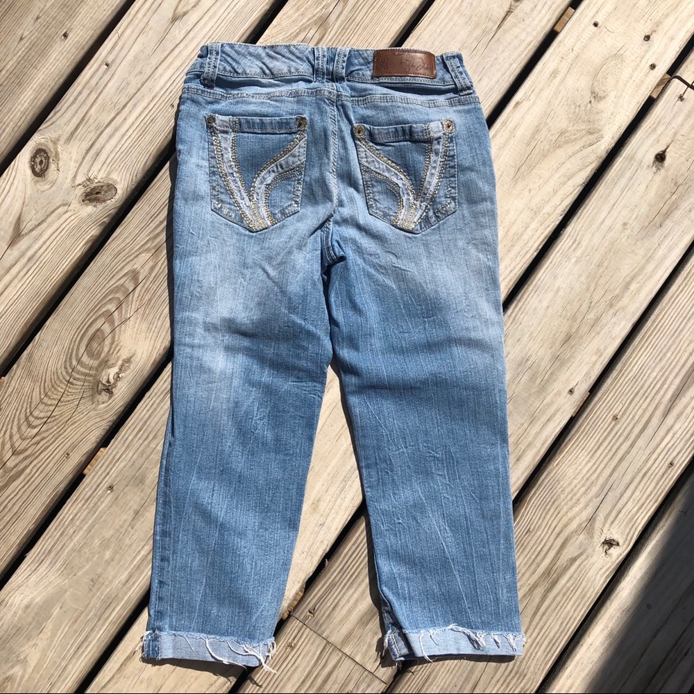 Ariya jeans light blue capris - Picture 3 of 4